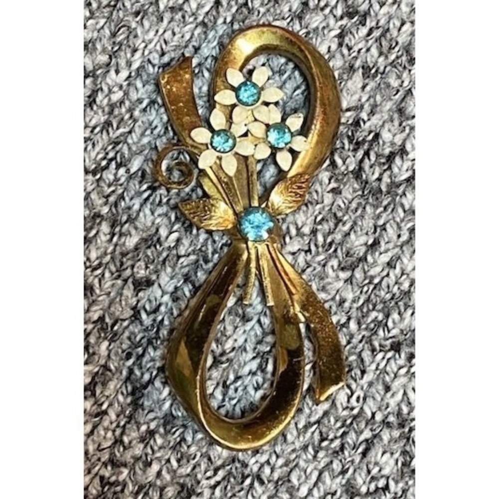 Vintage Gold Tone Ribbon‎ Bow Brooch White Enamel Blue Rhinestone Floral Pin